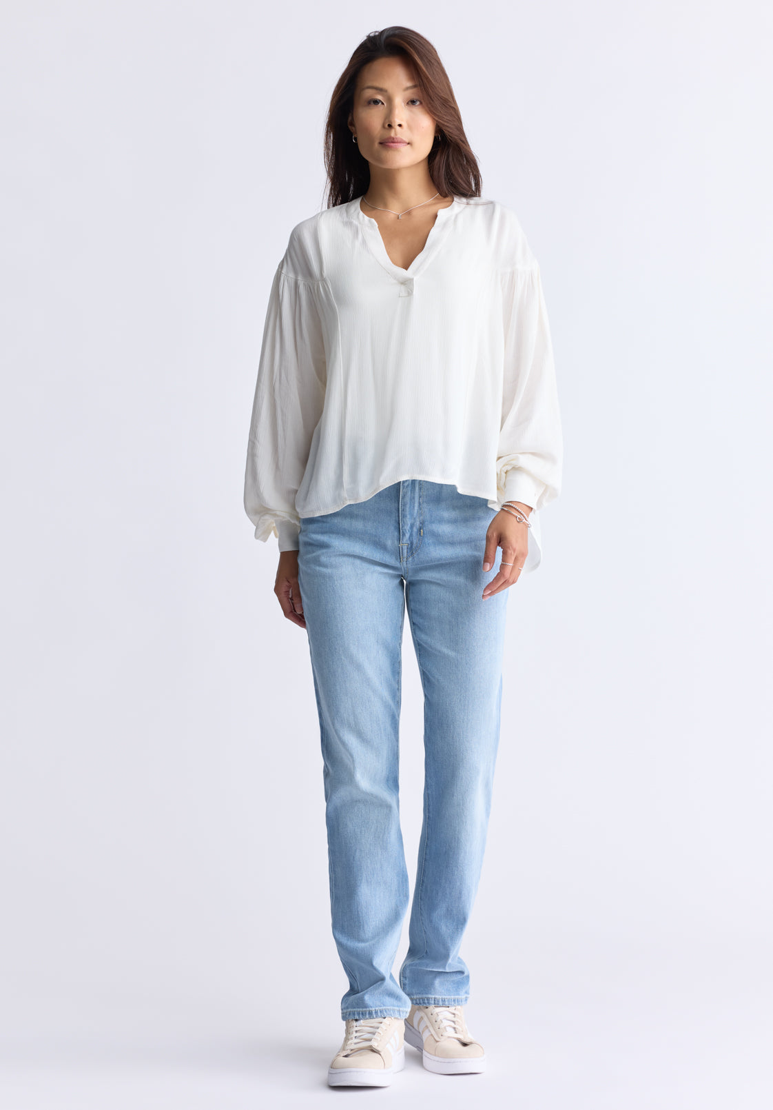 Kensley Women's Dropped Shoulder V-neck Loose Blouse. White - WT0119F