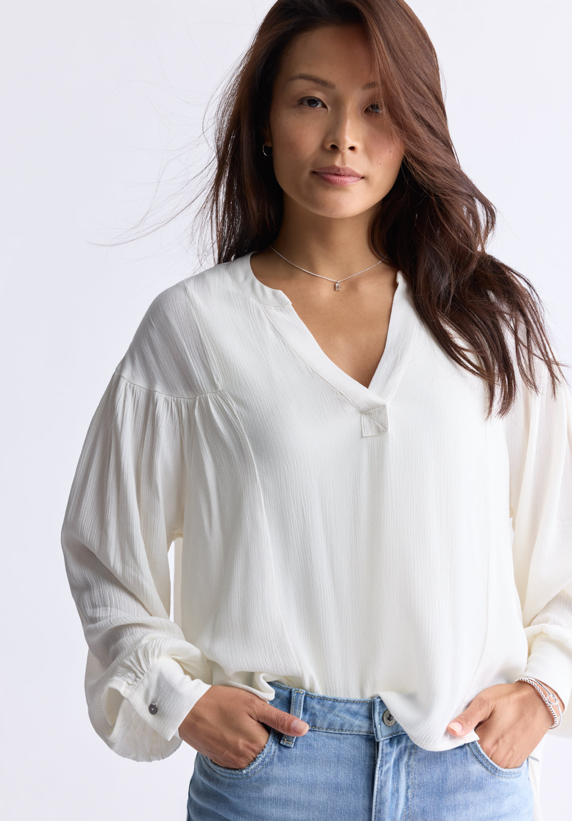 Kensley Women's Dropped Shoulder V-neck Loose Blouse. White - WT0119F