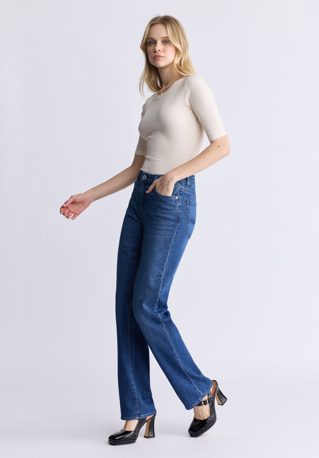 Mid Rise Straight Mary Women's Jeans. Contrasting Indigo  - BL15988