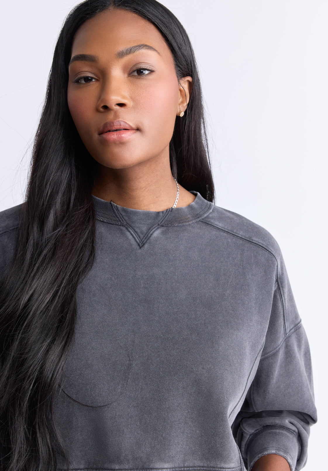 Kincade Women's Long Sleeve Loose Fit Cropped Sweatshirt. Grey - KT0157F